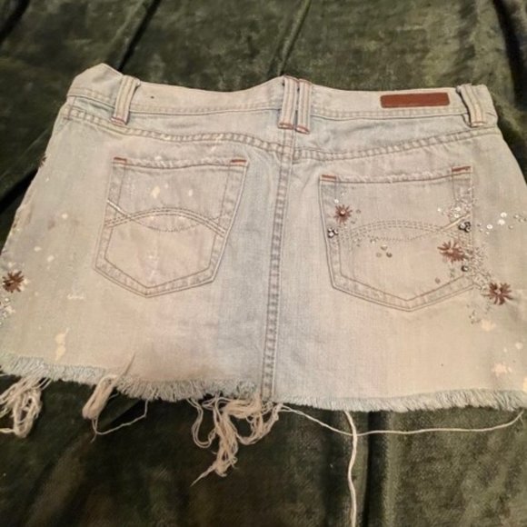 AUF Short Jean Skirt - Picture 2 of 4